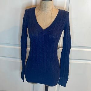 Navy American Eagle v neck cable knit sweater
